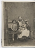 Alte Dame mit Enkelkindern Rosel und Lothar